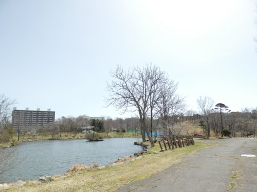 公園　鶴ケ岱公園（公園）まで829m