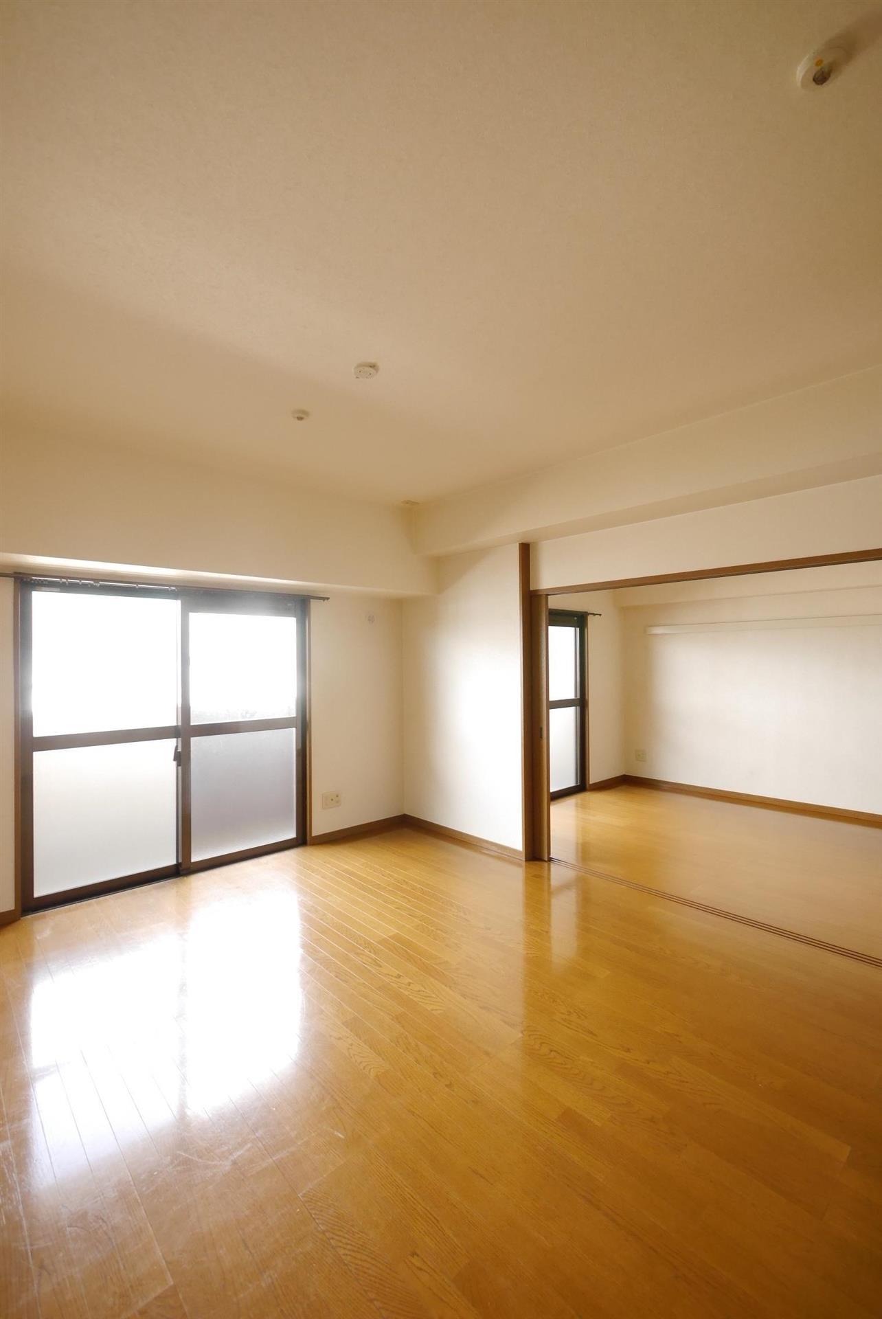 居室・リビング　【同仕様写真】