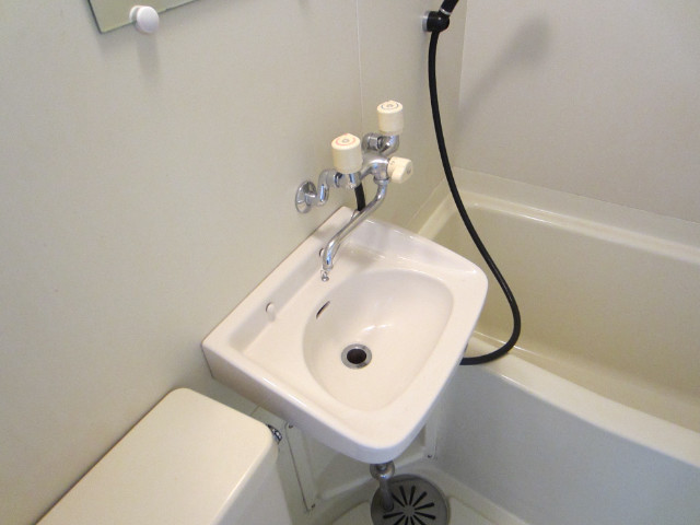 洗面設備　写真と現況が相違する場合は現況を優先致します。