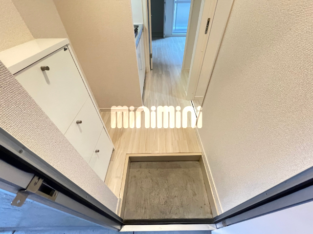 玄関　脱衣所兼トイレです