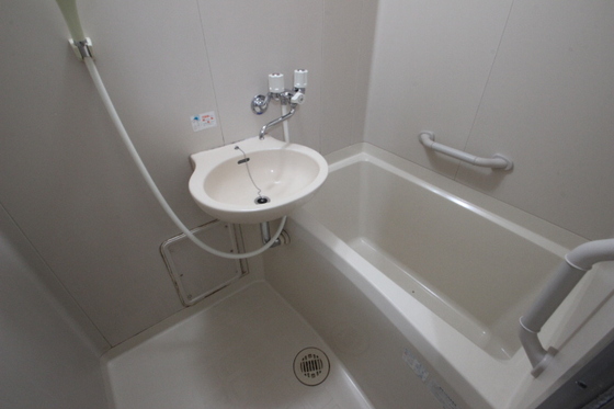 バス・シャワールーム　※別部屋のお写真です。