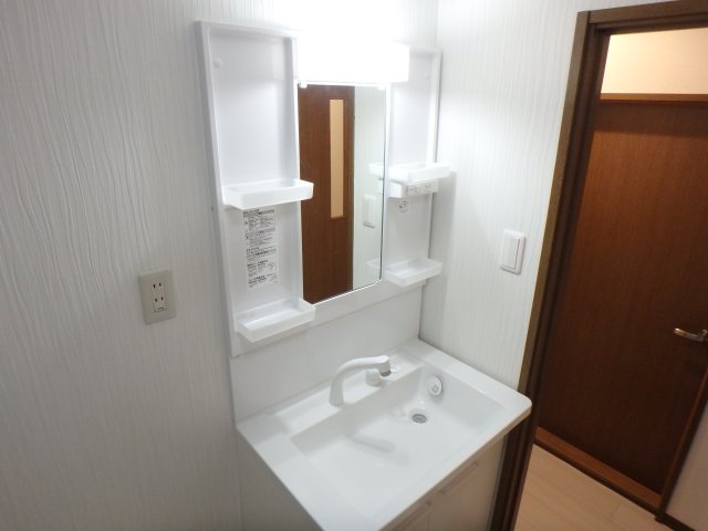 洗面設備　脱衣スペースもあります