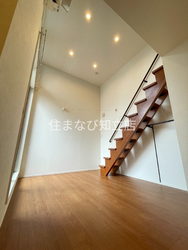 居室・リビング　同型別部屋写真