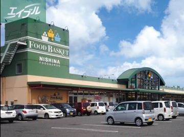 スーパー　ニシナフードバスケット三門店（スーパー）まで340m