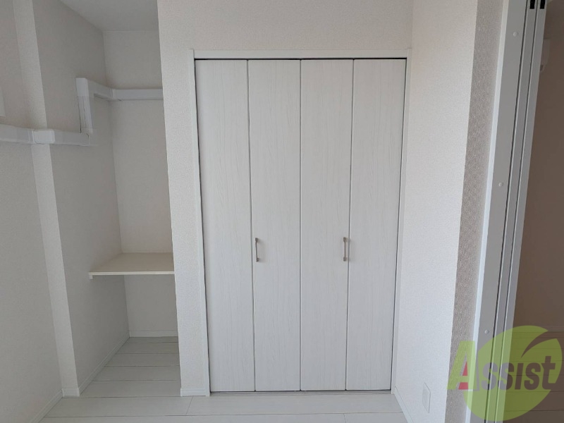 収納　収納は何でもしまえそうなサイズ感がグッド。中が気になります。