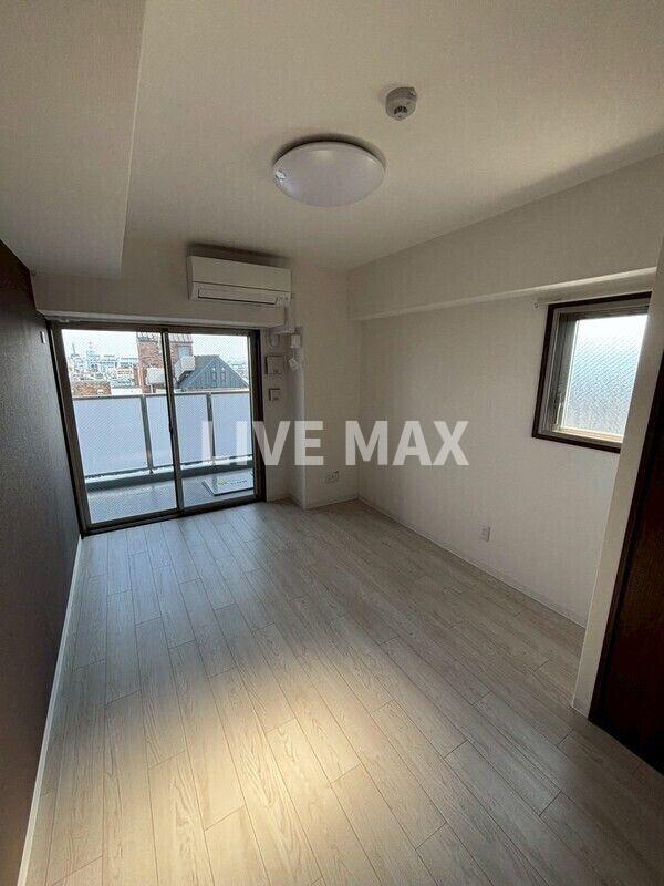 居室・リビング　※反転タイプ