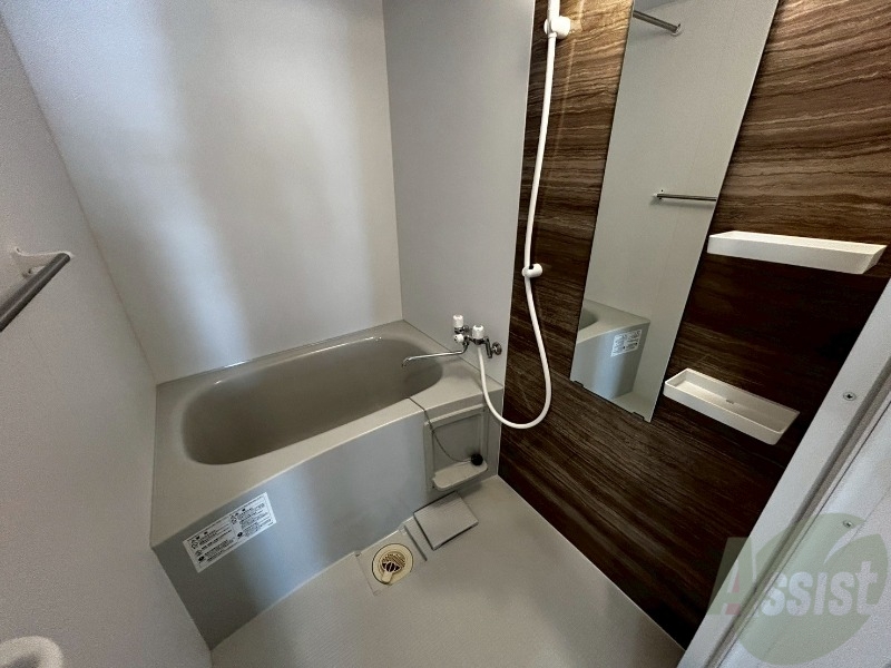 バス・シャワールーム　ユニットバスです。疲れを癒すのに欠かせませんね！