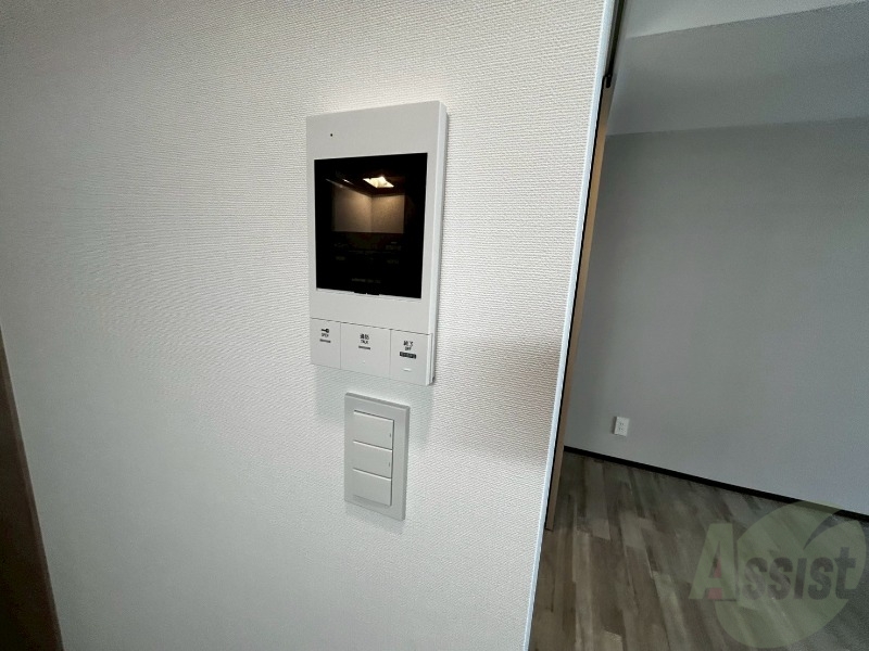 セキュリティ　ＴＶモニター付インターホンです。来客者の顔が見えるので安心！