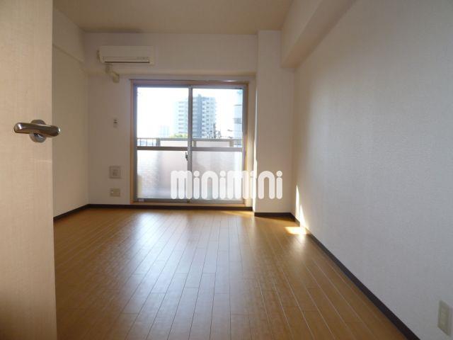 眺望　明るい洋室