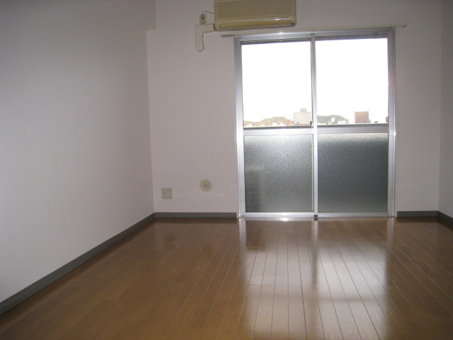 居室・リビング　※写真は別のお部屋のものです。現況を優先させて頂きます。