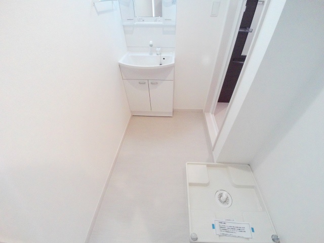 その他部屋・スペース　着替えスペースに洗濯機置場と化粧洗面台