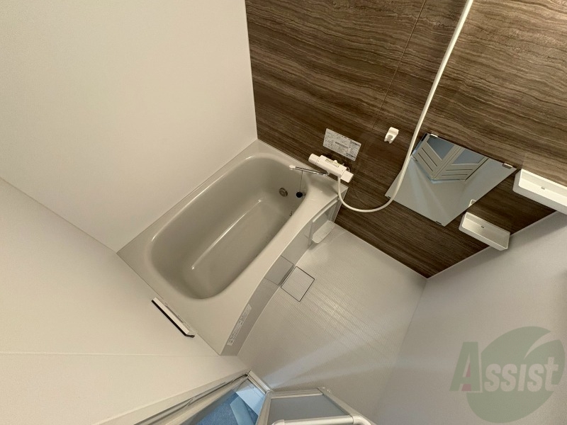 バス・シャワールーム　お風呂になります。一日の疲れを癒してくださいね。