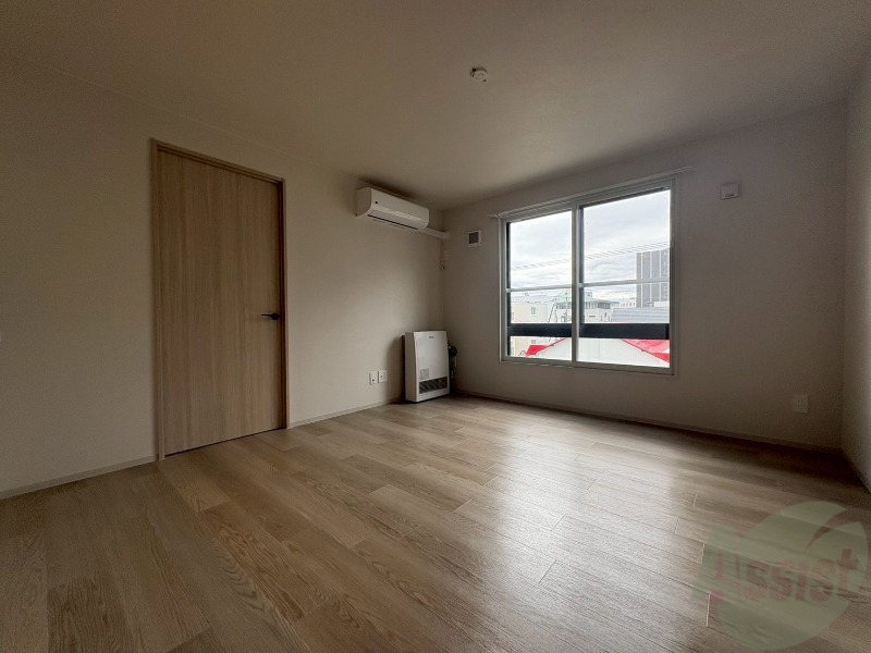 居室・リビング　広々としたリビングですね。使い勝手がよさそうですね！