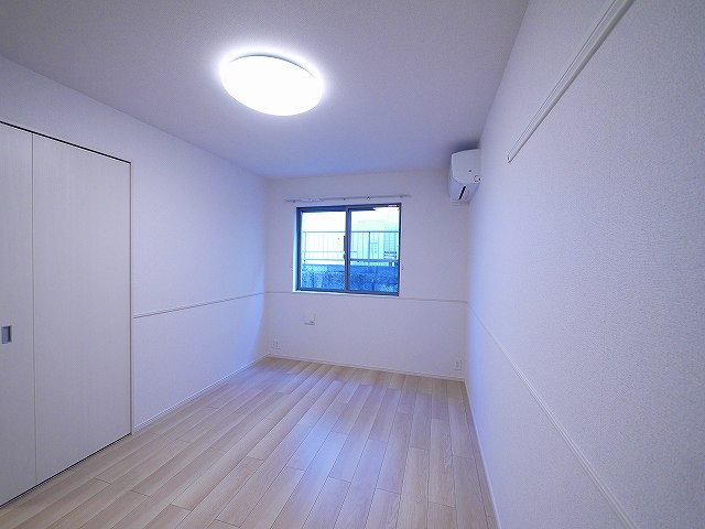 その他部屋・スペース　広々とした洋室です