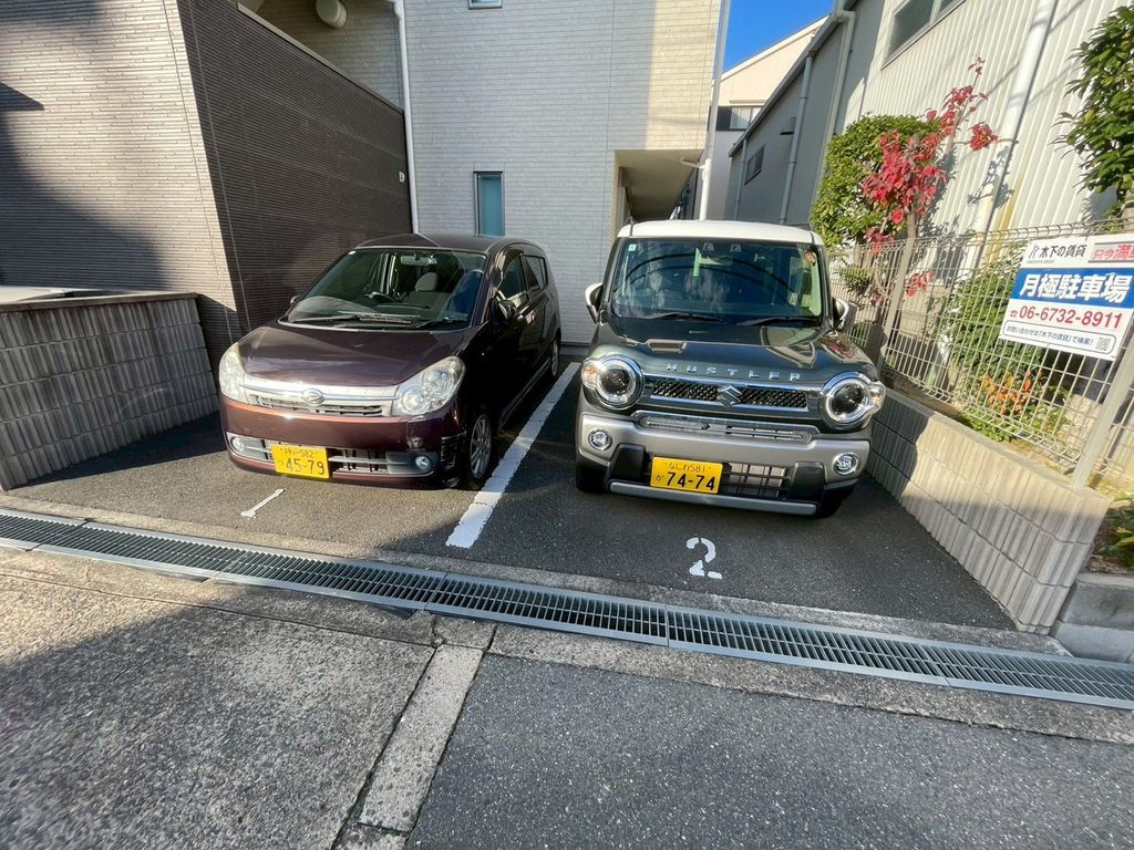 駐車場　駐車場