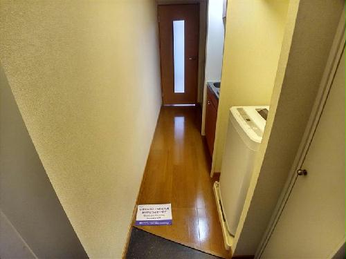 玄関　設備仕様は号室により異なる為、現況を優先致します。