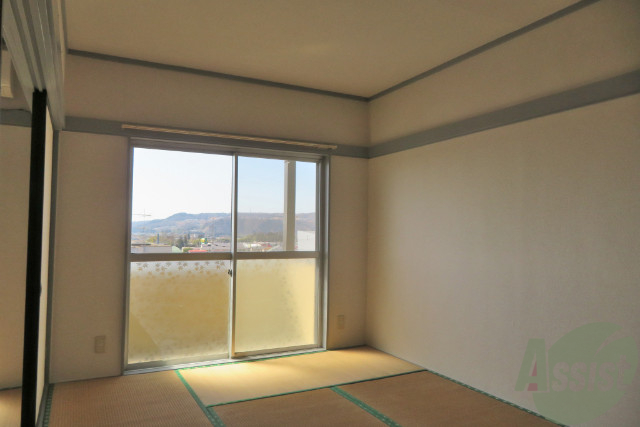 その他部屋・スペース　寝室も６帖の和室です。リビングと同じ広さなのは嬉しいですね。