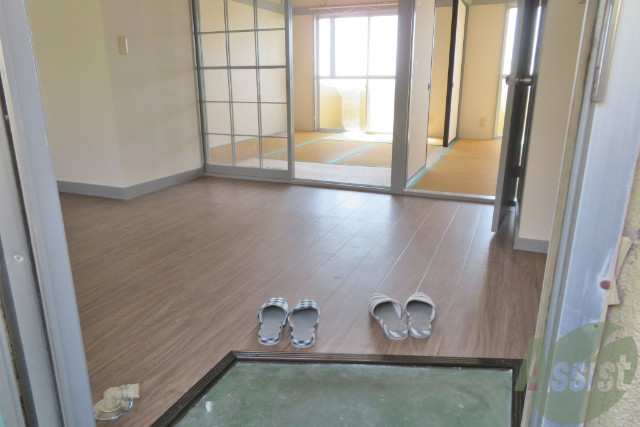 玄関　玄関から撮影しました。玄関も広々していていいですね。