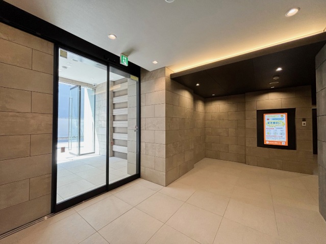 エントランス　エントランスホール