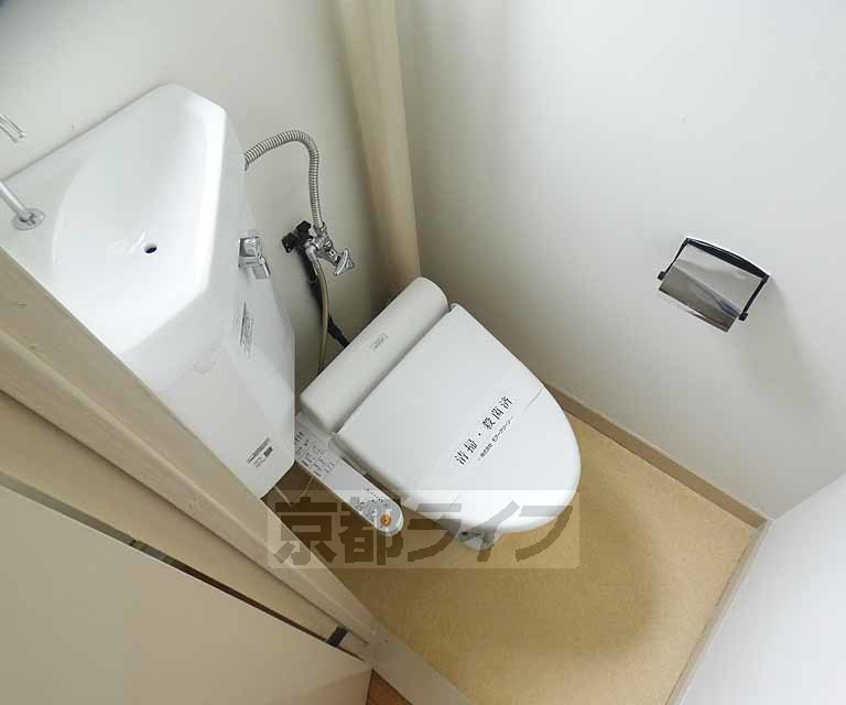 トイレ　ウォシュレットつき