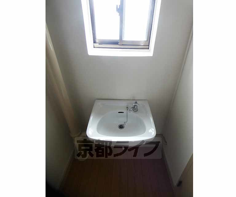 洗面設備　手を洗うのに便利