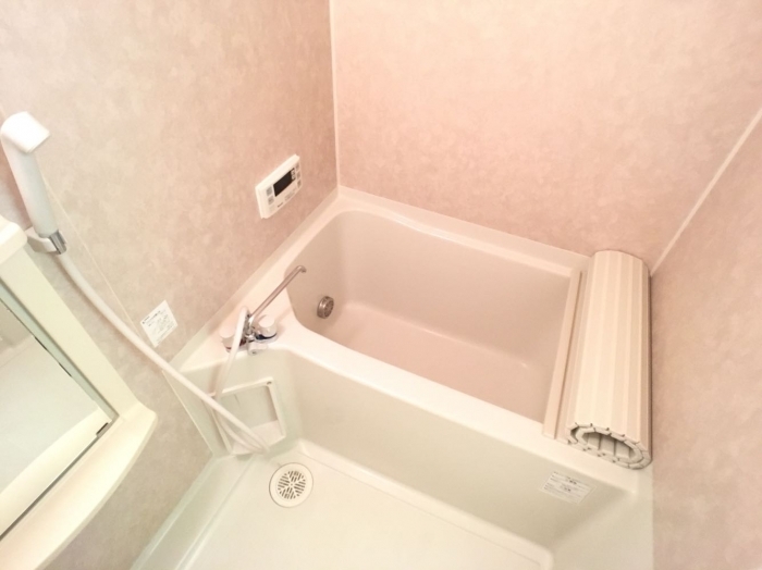 バス・シャワールーム　追い焚き付の浴室♪