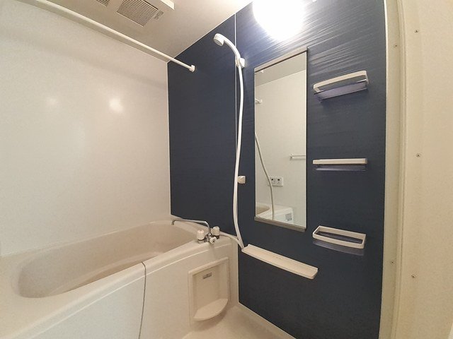 バス・シャワールーム　ゆったり過ごせるお風呂です