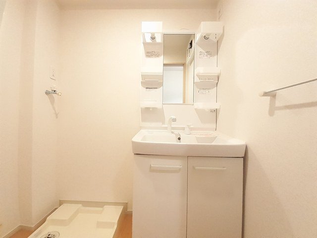 洗面設備　使いやすい洗面所です