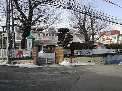 幼稚園・保育園　玉川中央幼稚園（幼稚園・保育園）まで736m