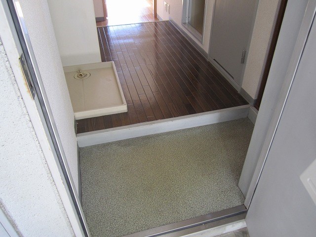 玄関　※同物件参考写真