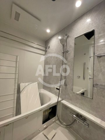 バス・シャワールーム　コンフォリア・リヴ博労町一丁目Q　浴室