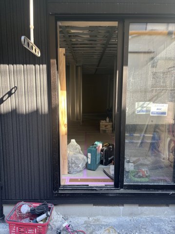 居室・リビング　床暖房付きで寒い冬も暖かく過ごせるリビング♪