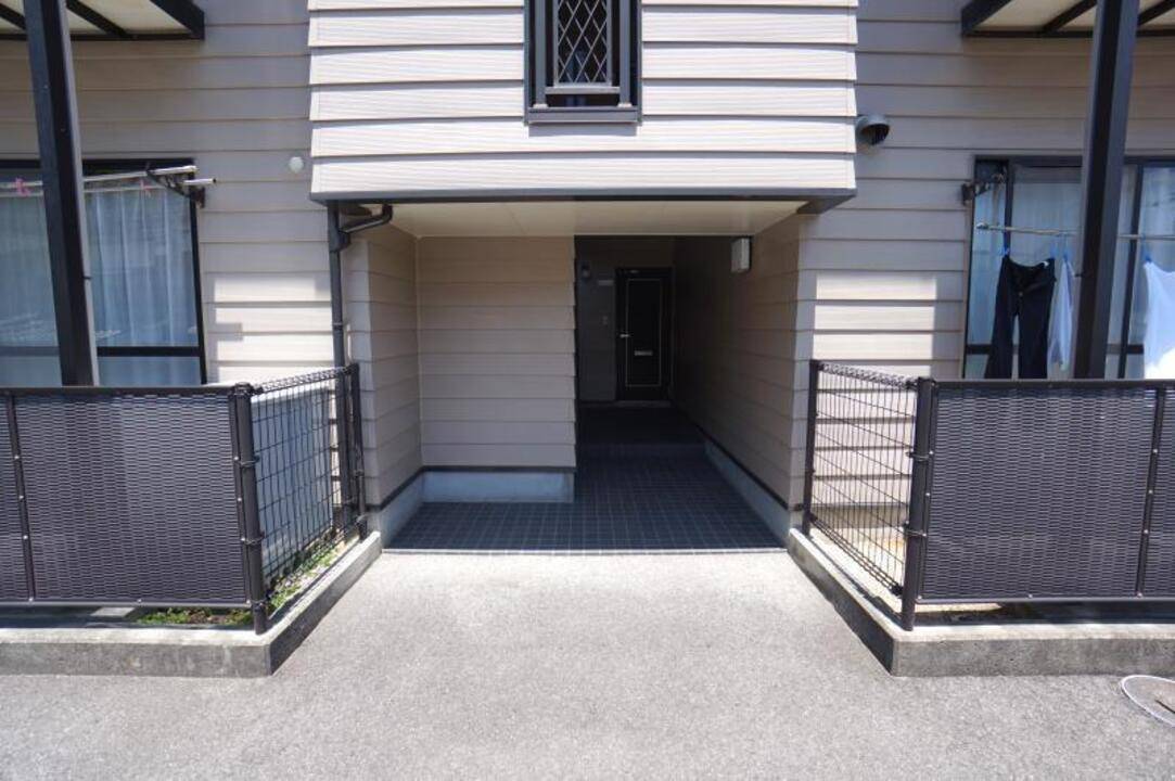 エントランス　エントランス