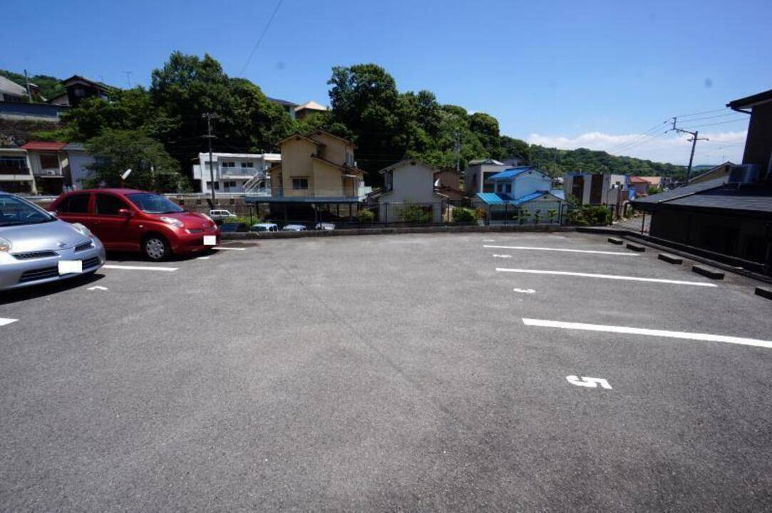 駐車場　駐車場