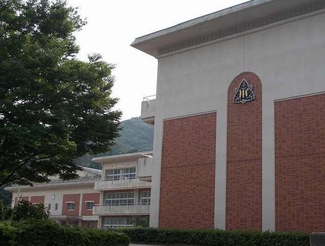 小学校　鳥取市立福部未来学園（小学校）まで2100m