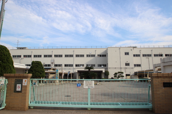 小学校　広島市立吉島小学校（小学校）まで955m
