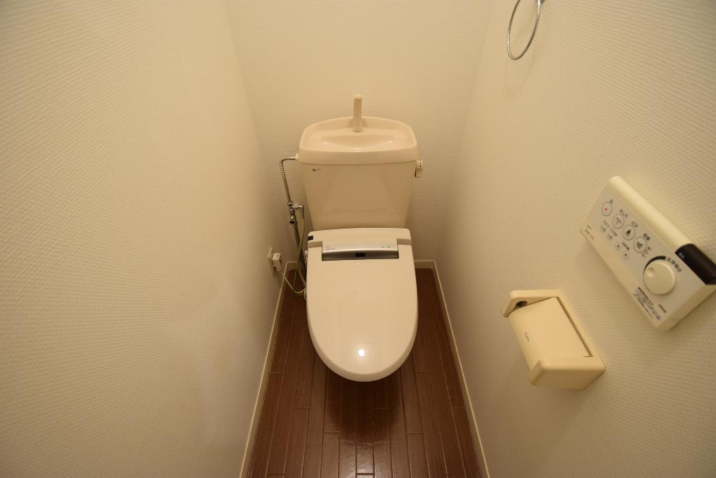 トイレ　シャワー付トイレ