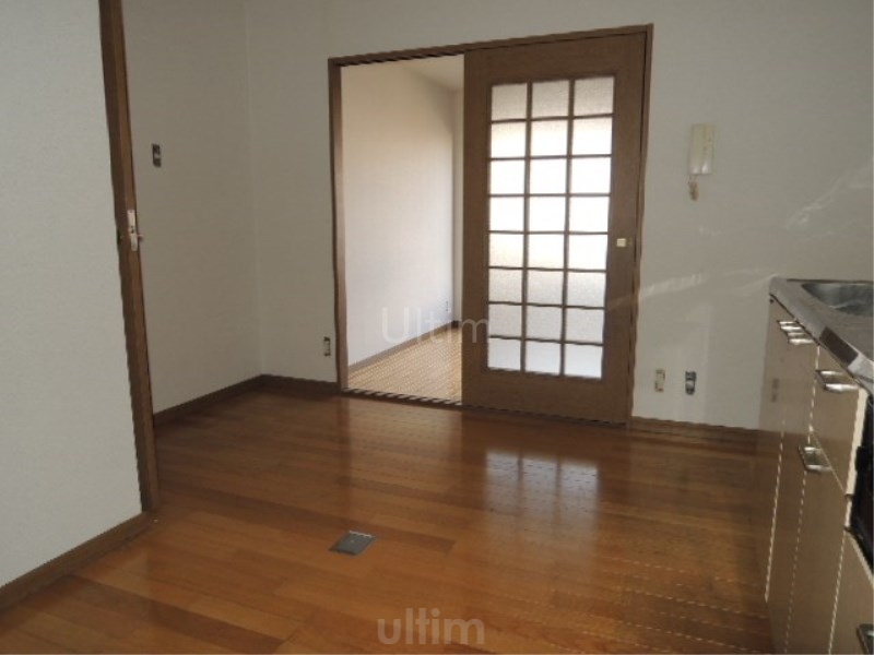 居室・リビング　室内