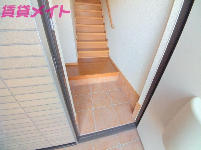 玄関　反転タイプ参考写真