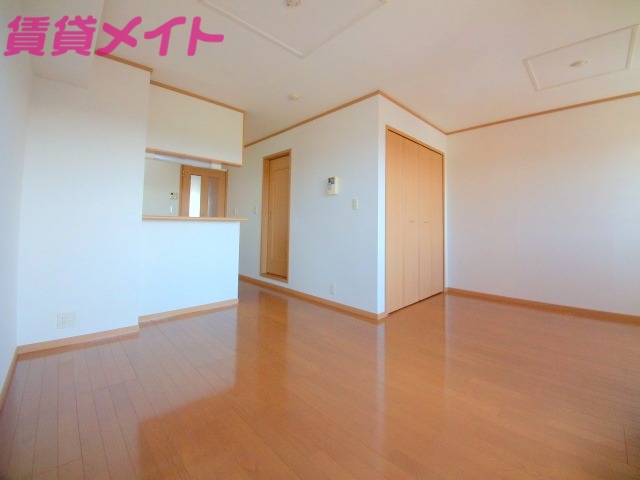 居室・リビング　反転タイプ参考写真