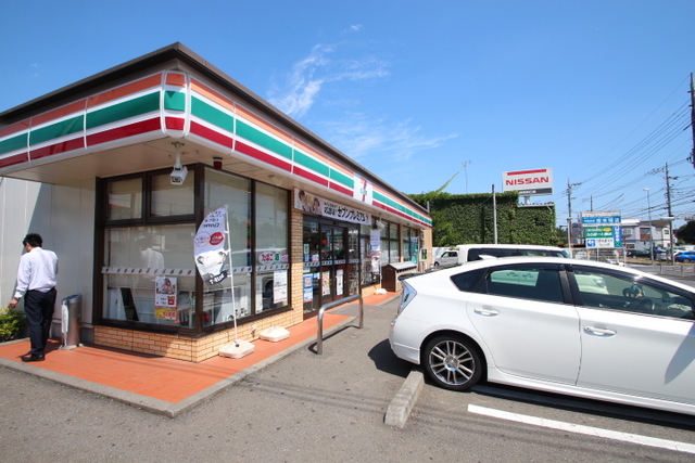 コンビニ　セブンイレブン横浜川井宿町店（コンビニ）まで562m