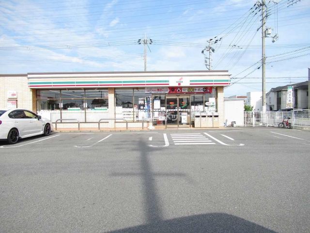 コンビニ　セブンイレブン市川ランプ南店（コンビニ）まで1083m