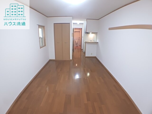 居室・リビング　※別号室の写真です