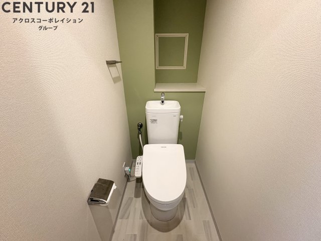 トイレ　収納スペースあります！
