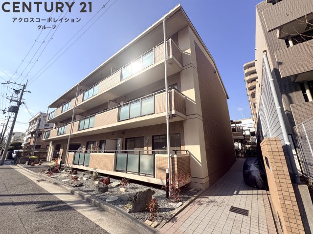 建物外観　敷地内駐車場あり！