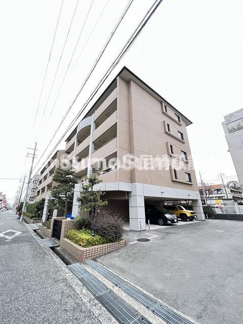 建物外観　落ち着いた雰囲気の外観です