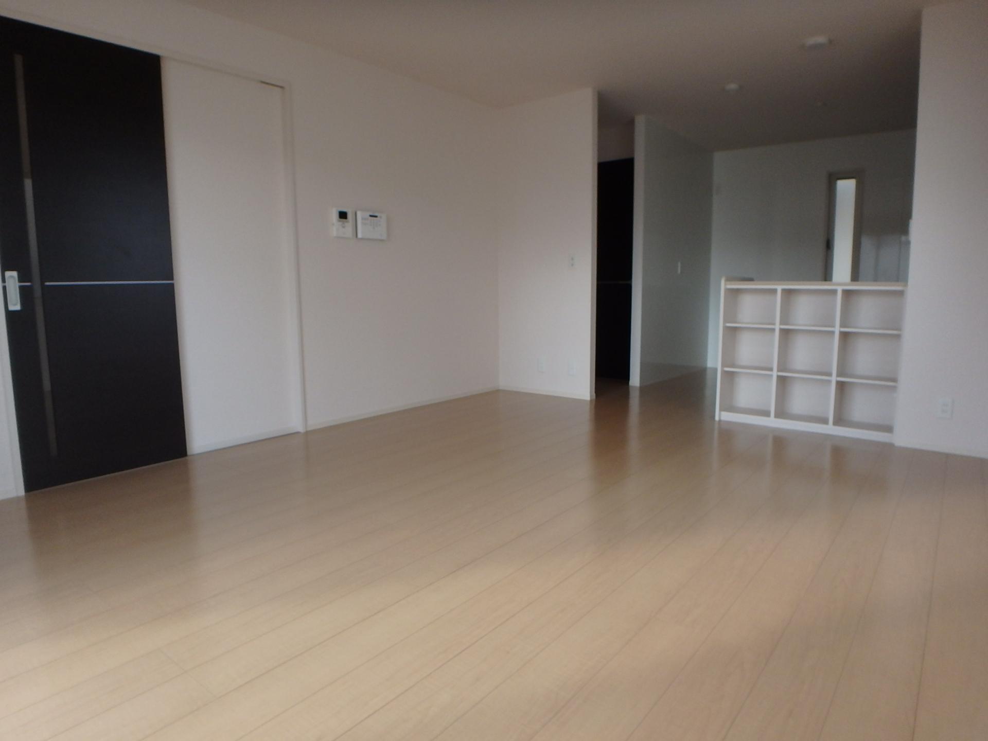 居室・リビング　明るくて広いリビングです。