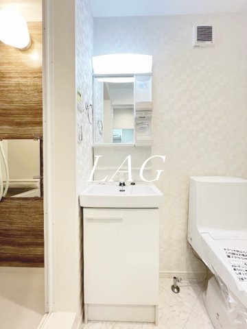 洗面設備　独立洗面台です。