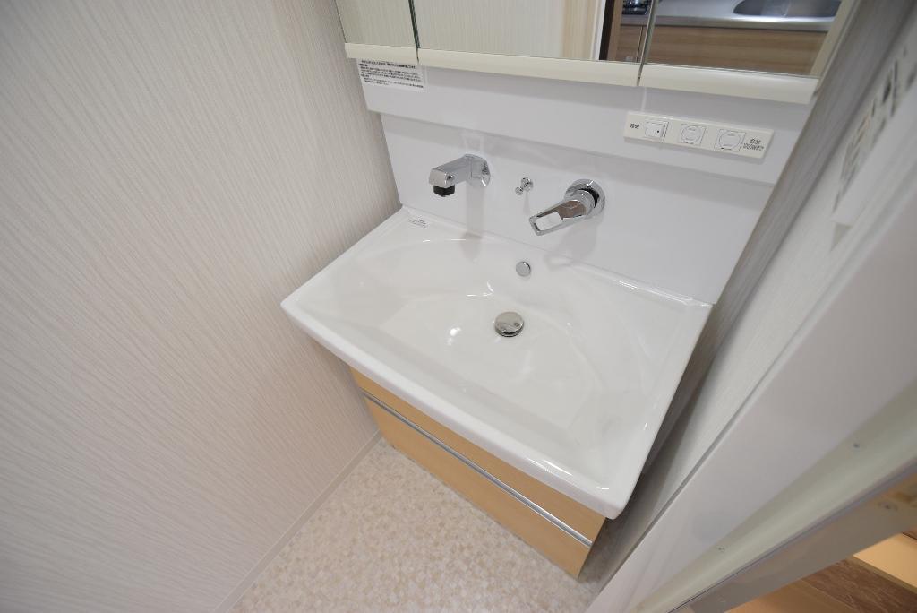 洗面設備　洗髪洗面化粧台