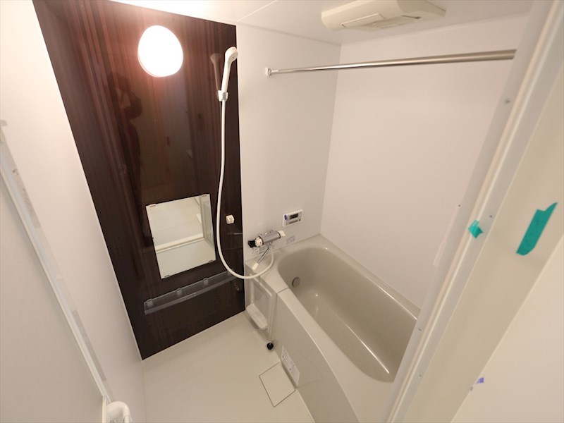 バス・シャワールーム　浴室暖房乾燥機付　追い焚き・オートバス機能付お風呂　同型写真